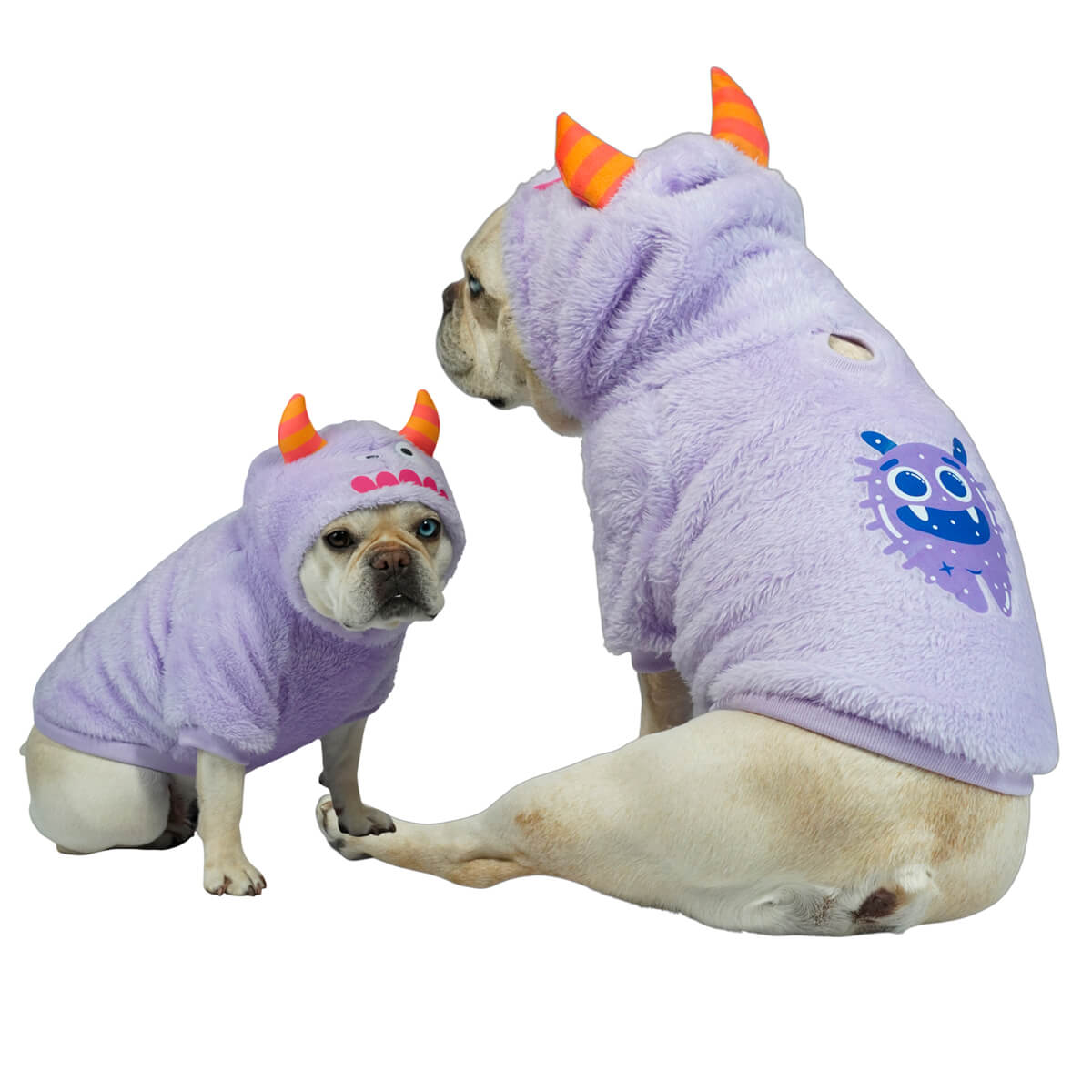 Buzo Monstruo Morado para perros y gatos en piel de conejo 
morado con orejas en capota vista frontal - Animal Power Colombia
