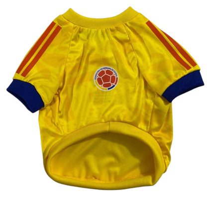  Camiseta Selección Colombia Mundial para perros y gatos 
en tela deportiva amarilla vista frontal - Animal Power Colombia
