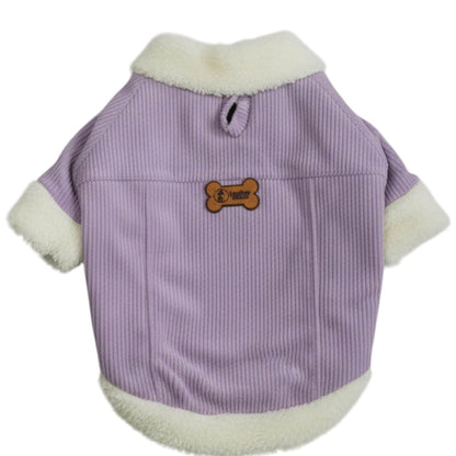 Chaqueta de pana morada para perros y gatos vista frontal 
con marquilla Animal Power Colombia
2